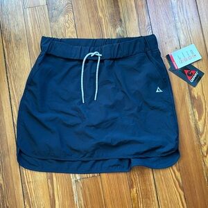 Gerry NWT skirt with shorts/skorts, medium